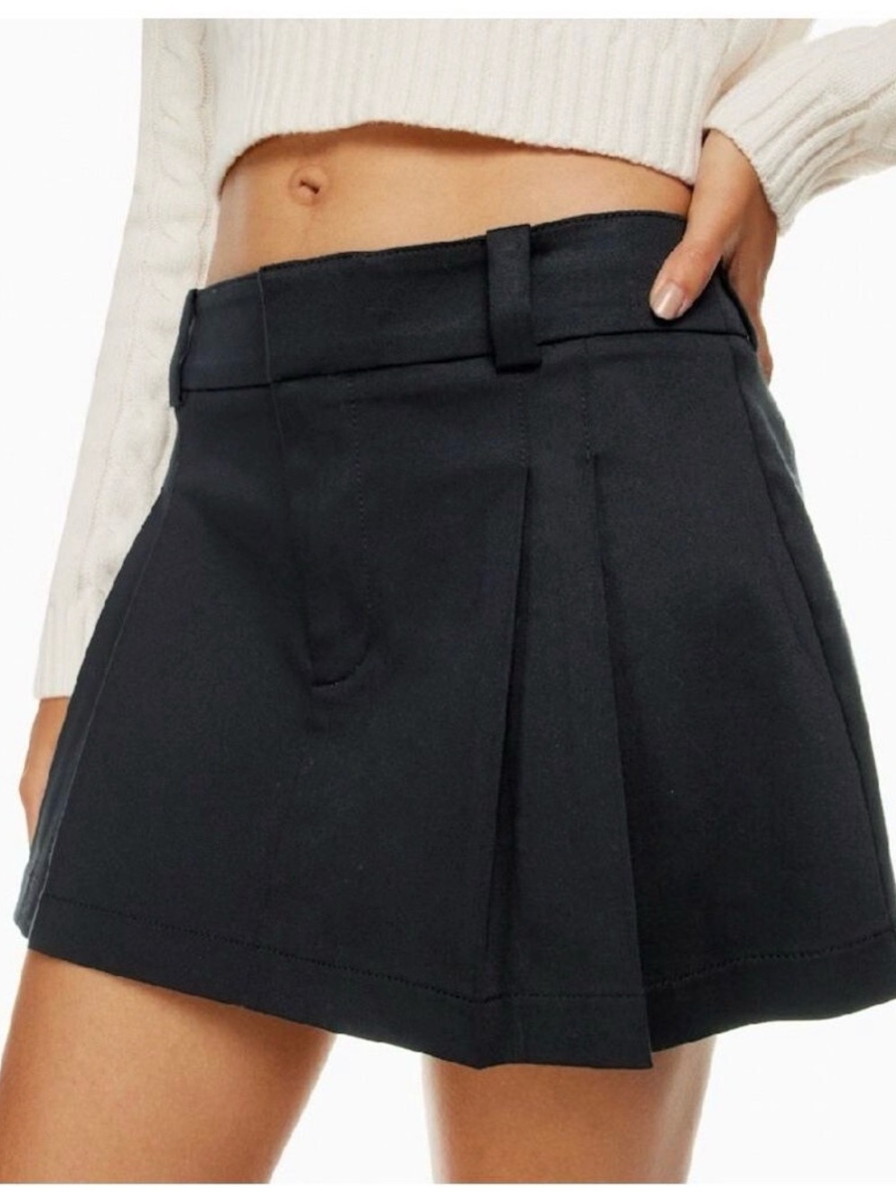 Aritzia Sunday Best Olive Pleated Low-Rise Micro Mini Skirt - Black